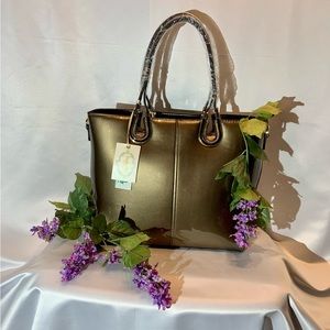 NWT Isabelle vegan patent leather bag